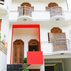  Hostel Kandy Walkers